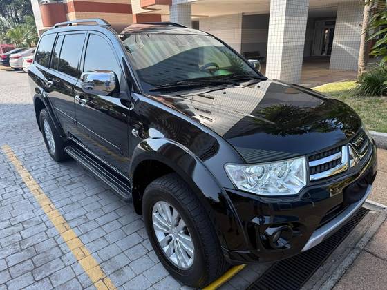 MITSUBISHI PAJERO 3.2 HPE 4X4 7 LUGARES 16V TURBO INTERCOOLER DIESEL 4P AUTOMÁTICO MITSUBISHI PAJERO 3.2 HPE 4X4 7 LUGARES 16V TURBO INTERCOOLER DIESEL 4P AUTOMÁTICO